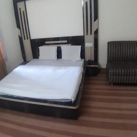 Oyo 81211 Hotel Janta Katra (Jammu and Kashmir) Eksteriør bilde