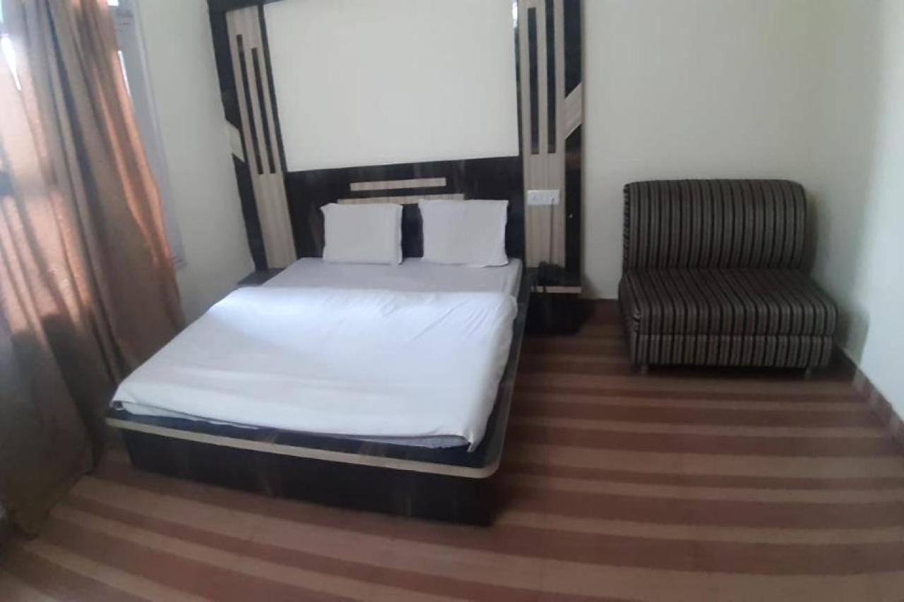 Oyo 81211 Hotel Janta Katra (Jammu and Kashmir) Eksteriør bilde