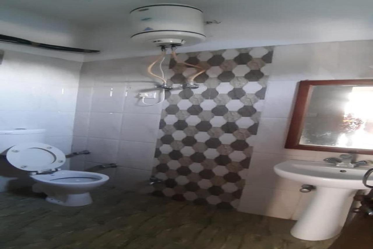 Oyo 81211 Hotel Janta Katra (Jammu and Kashmir) Eksteriør bilde