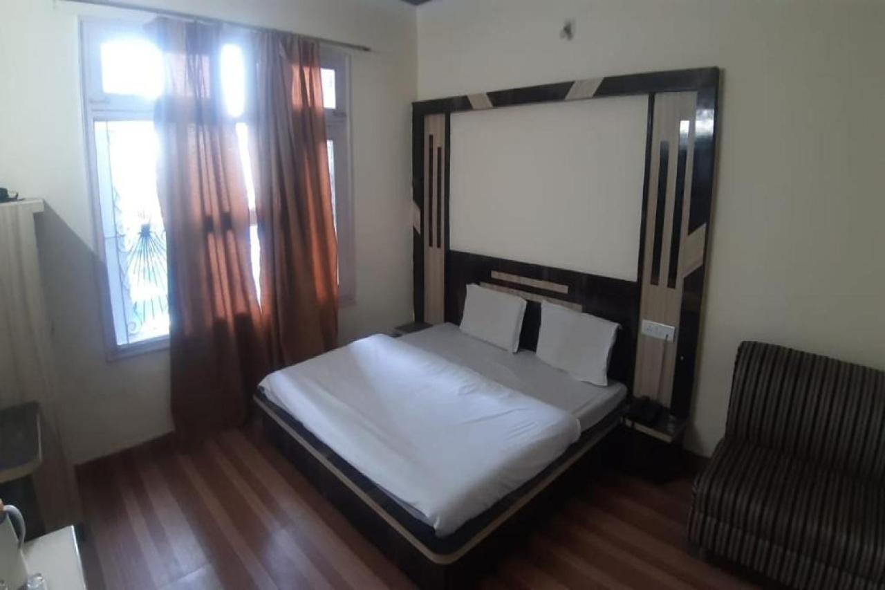Oyo 81211 Hotel Janta Katra (Jammu and Kashmir) Eksteriør bilde