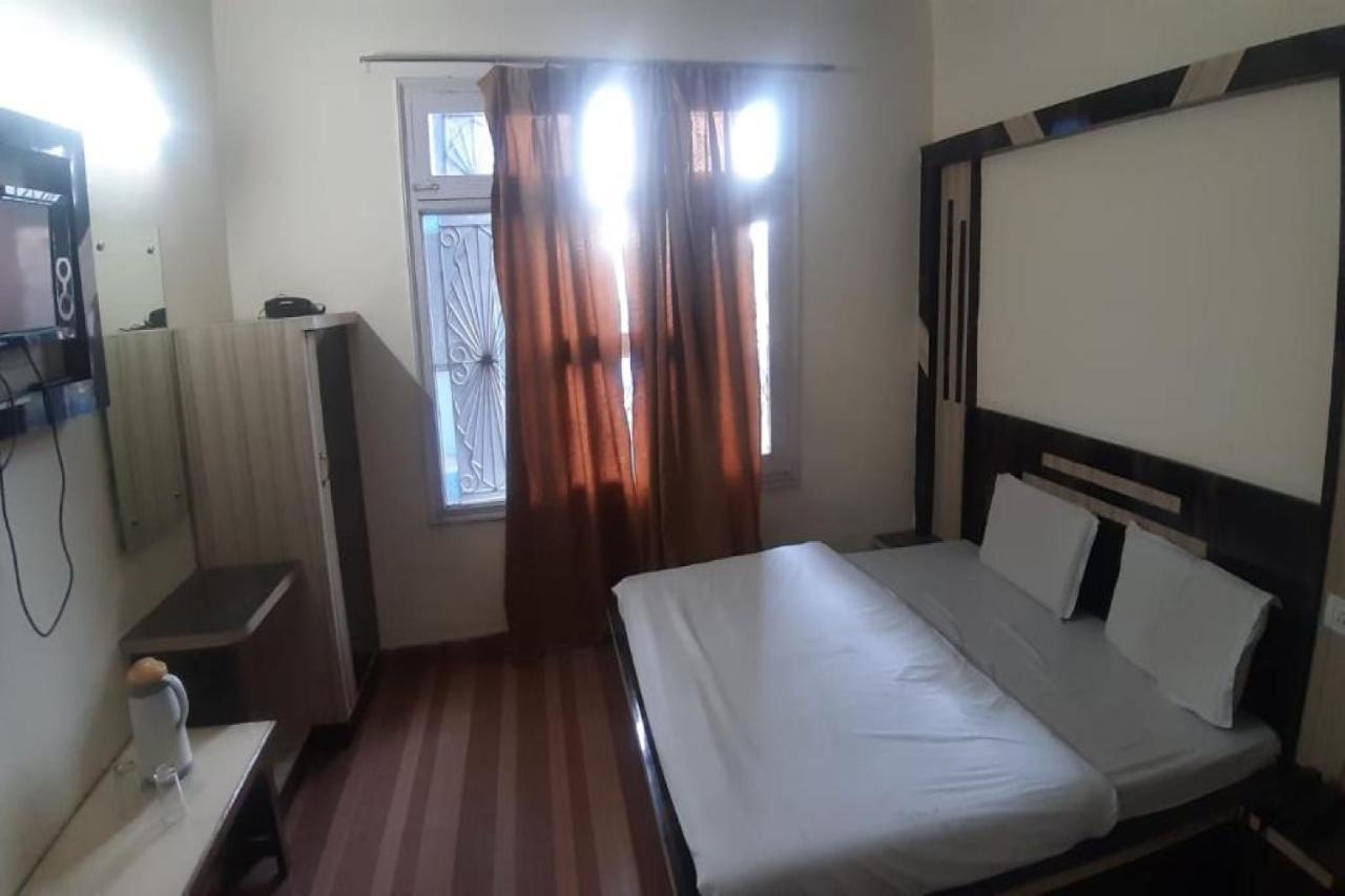 Oyo 81211 Hotel Janta Katra (Jammu and Kashmir) Eksteriør bilde