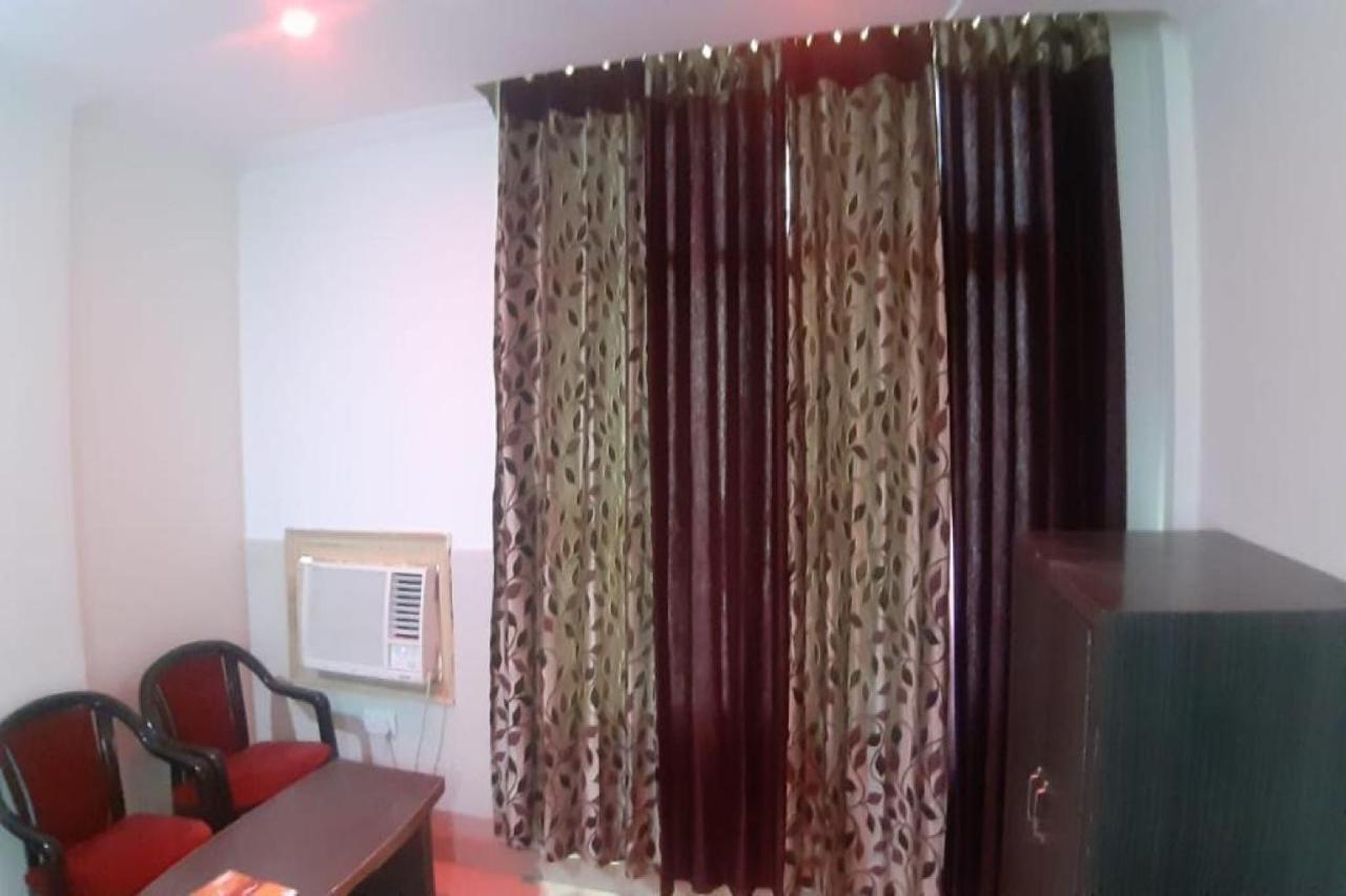 Oyo 81211 Hotel Janta Katra (Jammu and Kashmir) Eksteriør bilde