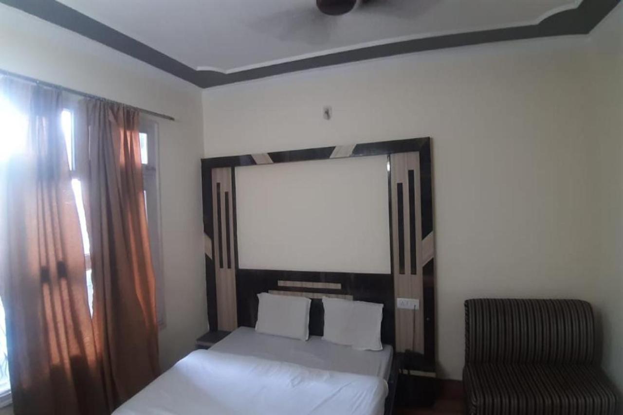 Oyo 81211 Hotel Janta Katra (Jammu and Kashmir) Eksteriør bilde